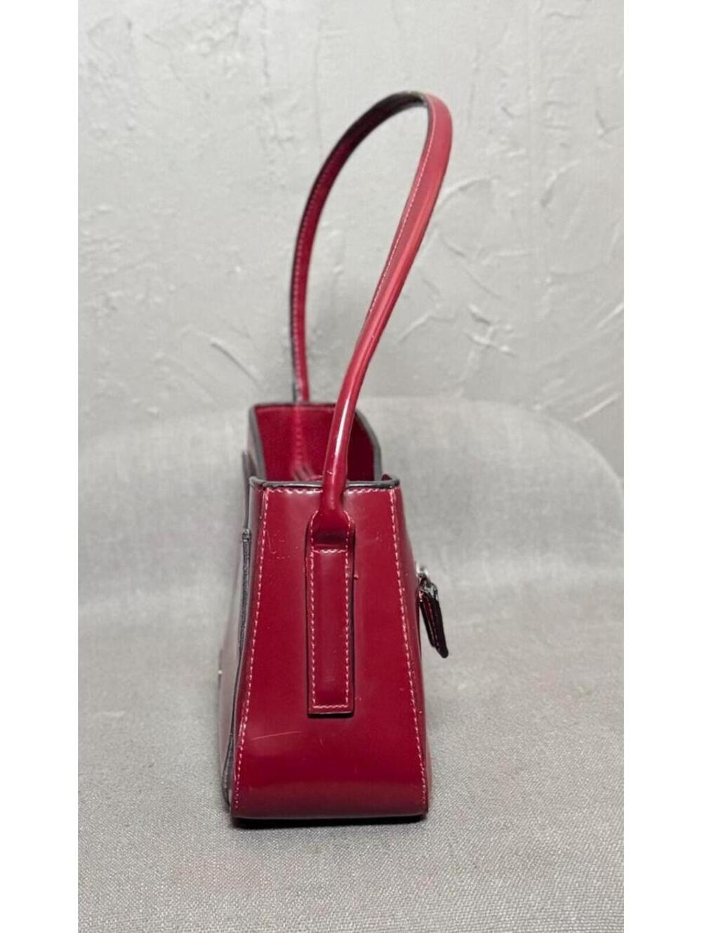 Y2K Burgundy Sleek Shoulder Bag with Silver Hardware from GUESS 90's Minimalist - Picture 4 of 10